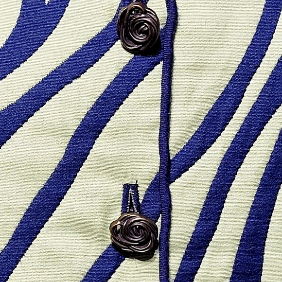 Winding Rivers Reversible Quilted Blue & Green Wave Design (XL) Made in U.S.A. - Picture 7 of 9